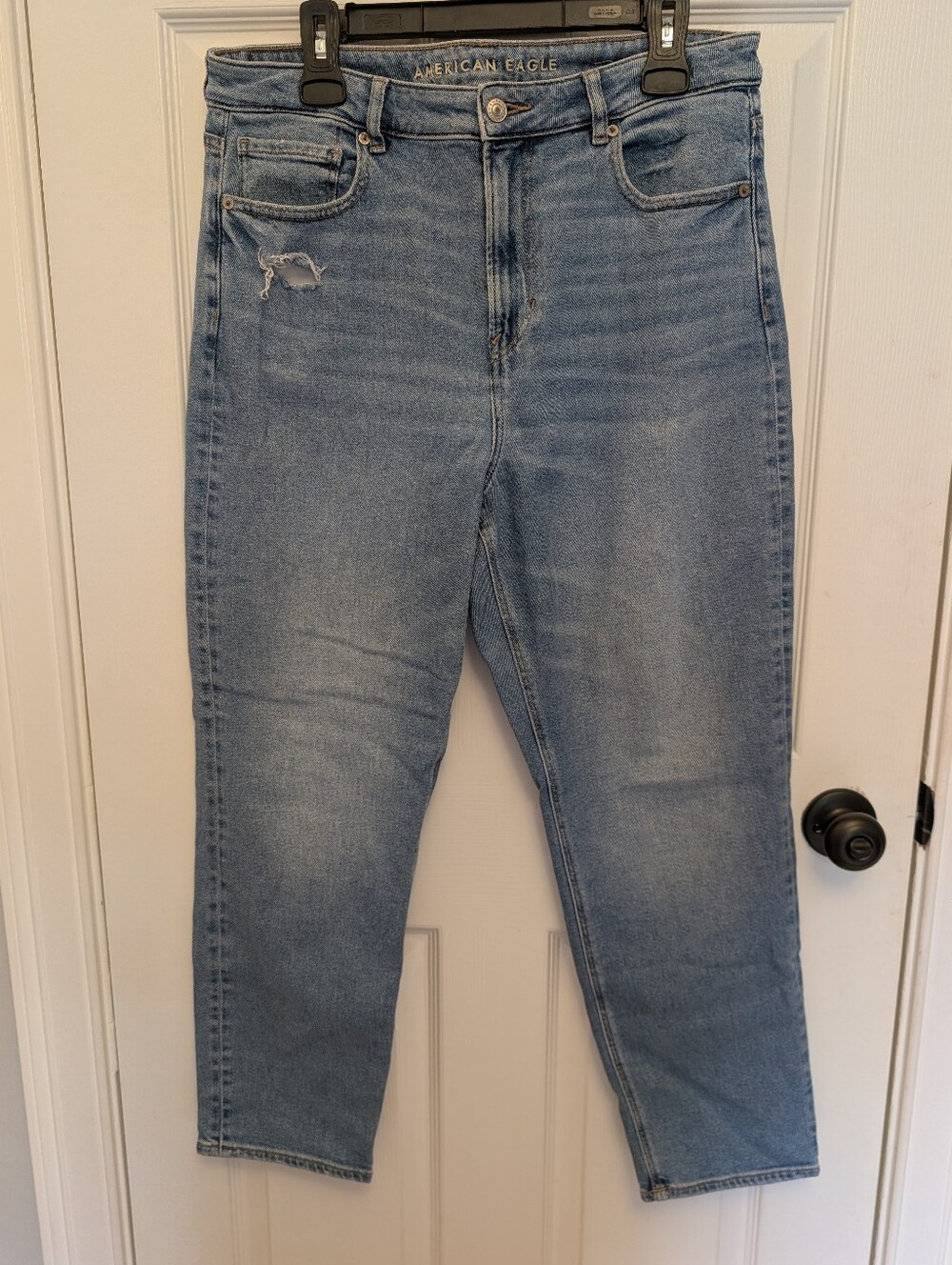 American Eagle Outfitters Light Wash Mom Jeans - 14 regular